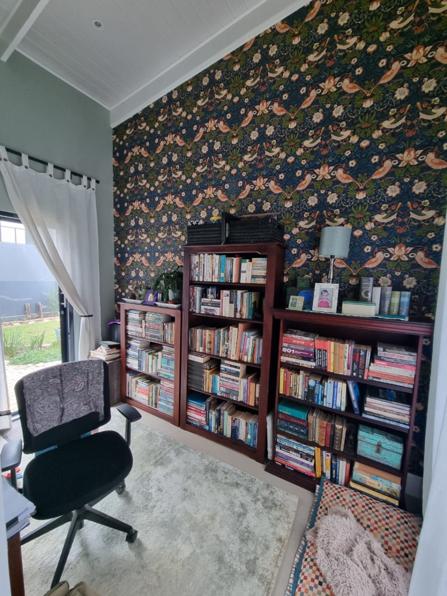 To Let 3 Bedroom Property for Rent in Redstone Private Country Estate North West